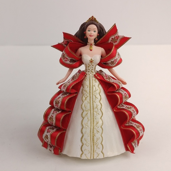 Hallmark Holiday Barbie 1997 Keepsake Ornament - Picture 3 of 12